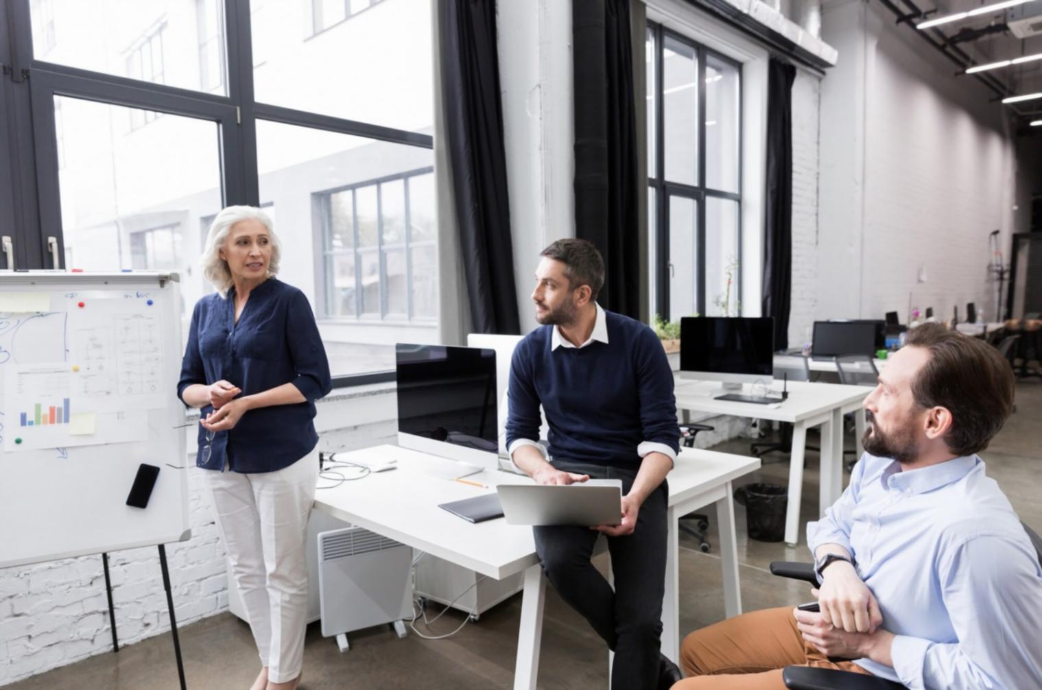 Ambiente di lavoro creativo del team seroniphtra